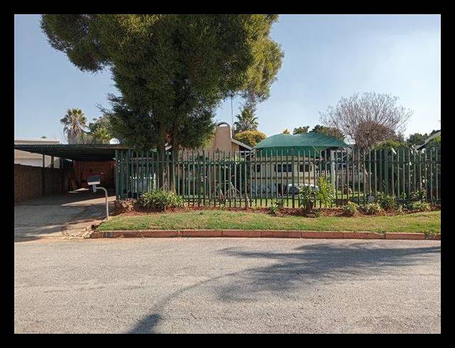 4 BEDROOM HOUSE FOR SALE IN EDLEEN